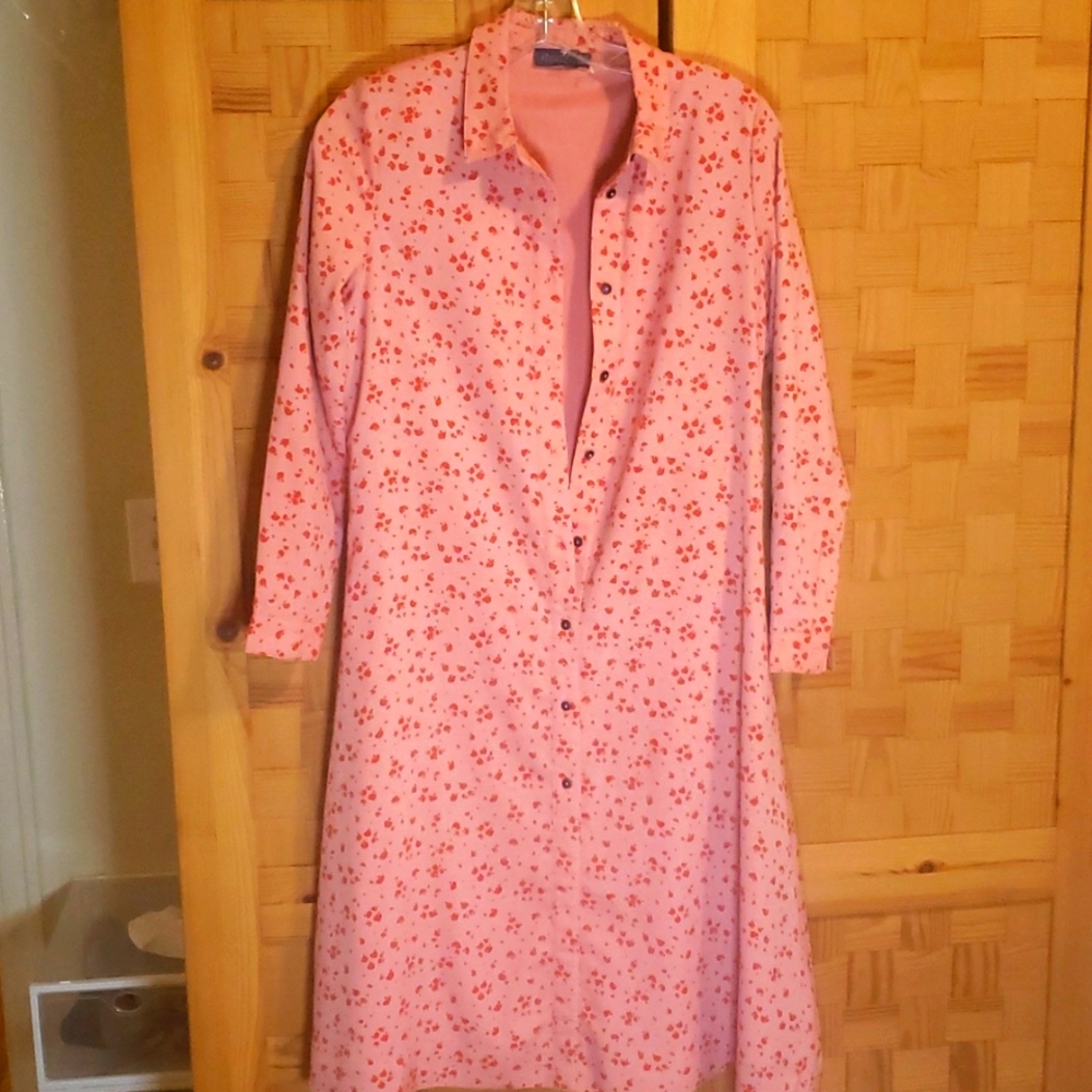 Noni Long Floral Dress 🌺 (Its goes up to your knees depending on your height)